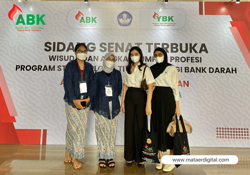 ABK PMI GELAR WISUDA DAN ANGKAT SUMPAH PROFESI