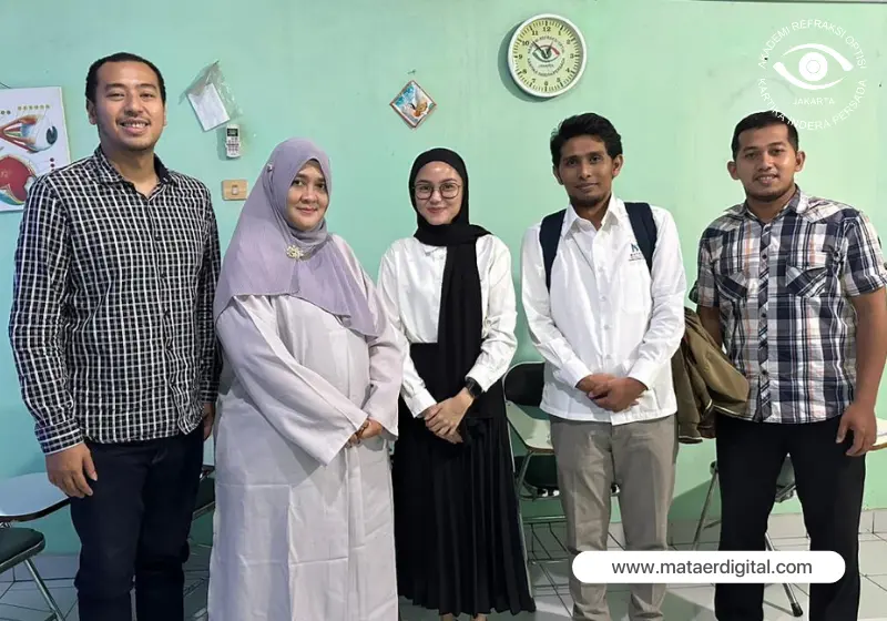ARO KARTIKA JAJAKI SIAKAD 4.0 SEBAGAI SISTEM INFORMASI AKADEMIKNYA